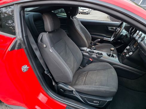 Used 2016 Ford Mustang Coupe image 13