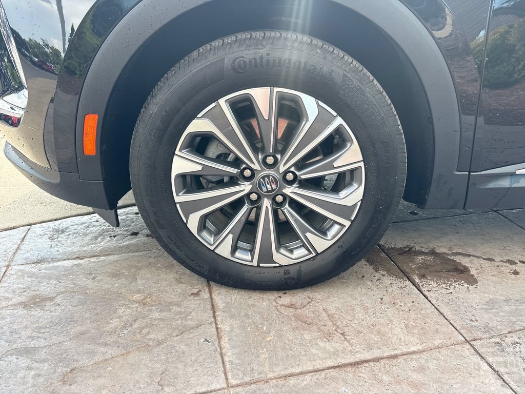 Used 2025 Buick Envision Preferred AWD/4WD image 12