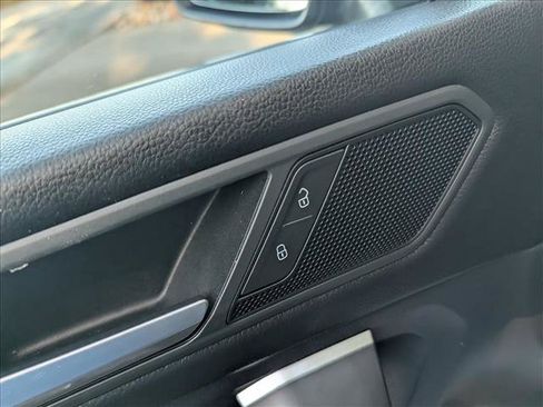 Certified 2021 Volkswagen Tiguan SE FWD image 30