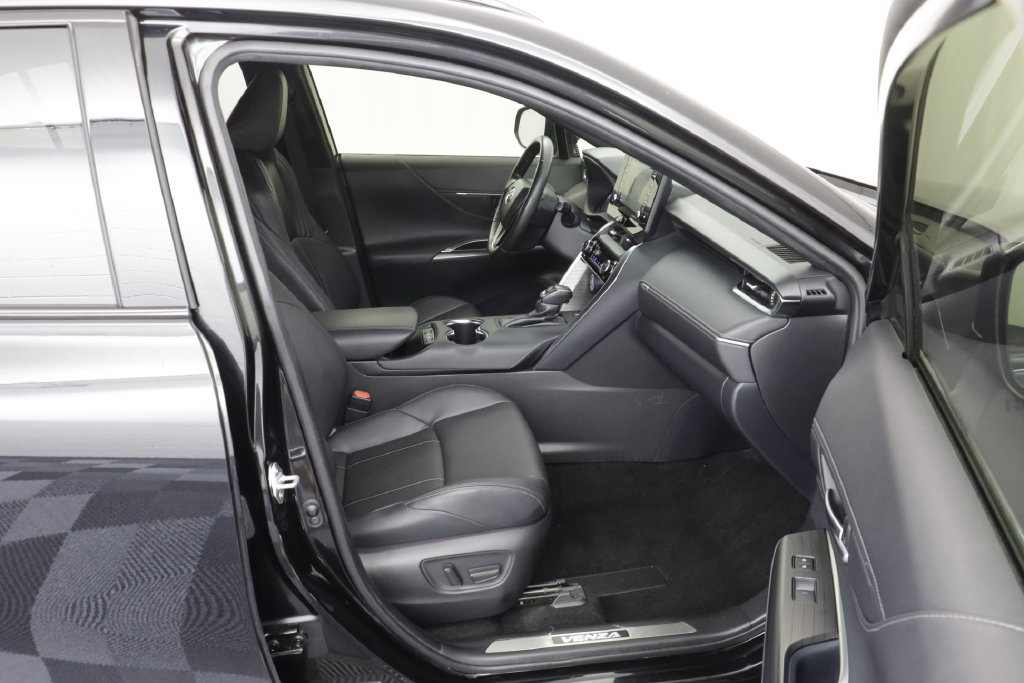 Used 2021 Toyota Venza XLE w/ Softex Package AWD/4WD image 19