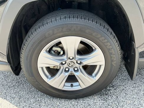 Used 2025 Toyota RAV4 XLE AWD/4WD image 22
