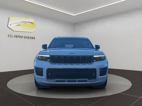 Used 2022 Jeep Grand Cherokee L Overland image 2