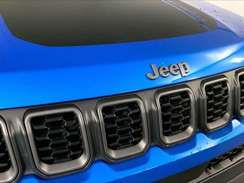 Used 2025 Jeep Compass Trailhawk w/ Trailer Tow Group AWD/4WD image 28
