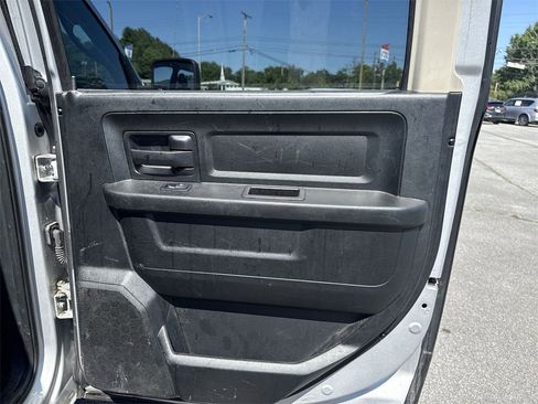 Used 2017 RAM 1500 Express image 18