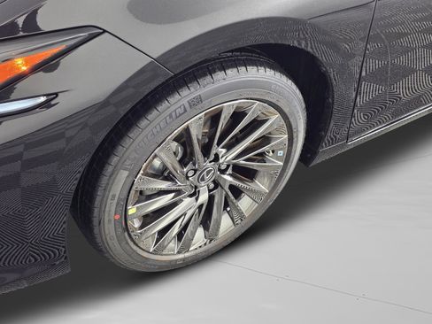 New 2025 Lexus ES 350 Ultra Luxury image 30