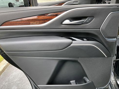 Used 2023 Cadillac Escalade Premium Luxury image 11