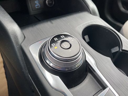 Used 2020 Ford Escape SE image 19