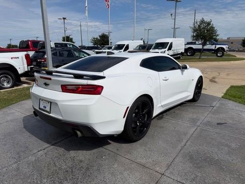 Used 2018 Chevrolet Camaro LT RWD image 6
