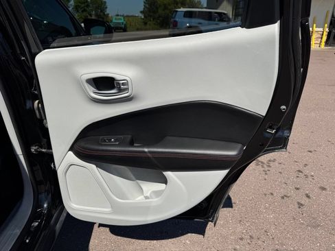Used 2017 Jeep Compass Limited AWD/4WD image 22