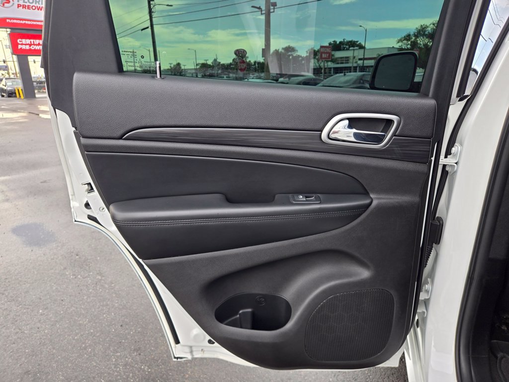 Used 2019 Jeep Grand Cherokee Altitude RWD image 36