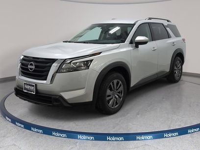 Used 2025 Nissan Pathfinder SV
