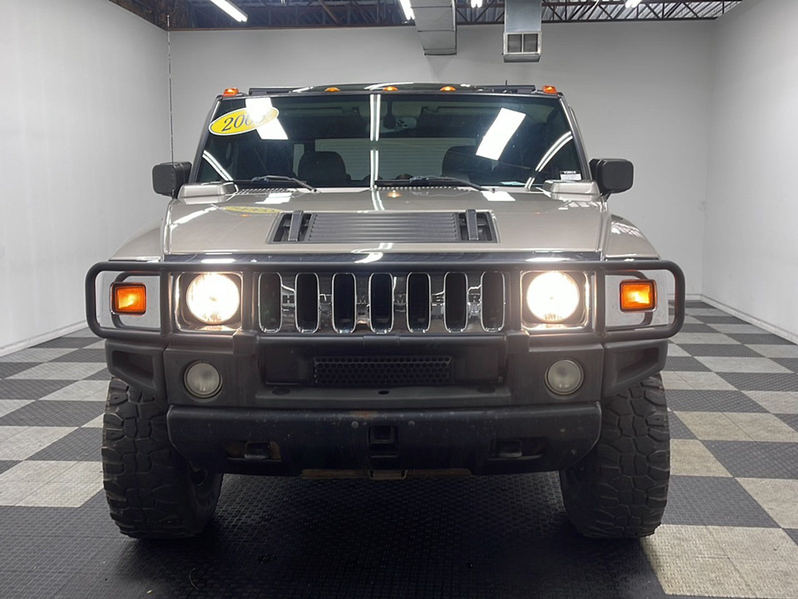 Used 2005 HUMMER H2 SUT w/ Preferred Equipment Group AWD/4WD image 23