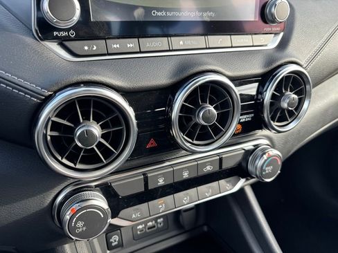 Used 2025 Nissan Sentra SV image 19