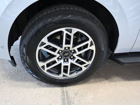 Used 2025 Ford Expedition Max Active AWD/4WD image 35