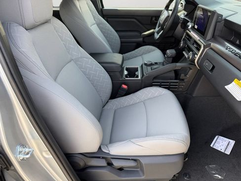 Used 2026 Toyota Tacoma SR5 AWD/4WD image 5