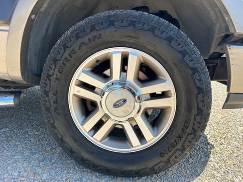 Used 2005 Ford F150 Lariat AWD/4WD image 32
