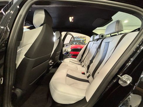 Used 2023 BMW M5 image 20