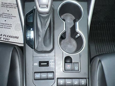 Used 2022 Toyota Highlander XLE image 31