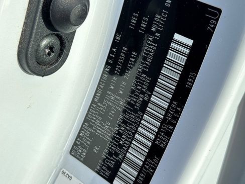 Certified 2023 Toyota Corolla Cross XLE image 37