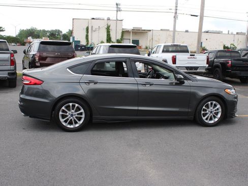 Used 2020 Ford Fusion SE FWD image 4
