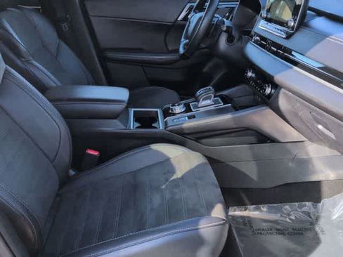 Used 2024 Mitsubishi Outlander SE image 22