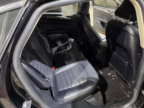 Used 2017 Ford Fusion SE w/ Fusion SE Technology Package FWD image 31