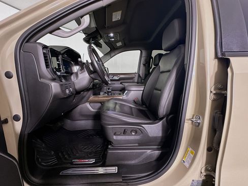 Used 2022 Chevrolet Silverado 1500 LT Trail Boss w/ Convenience Package II image 13