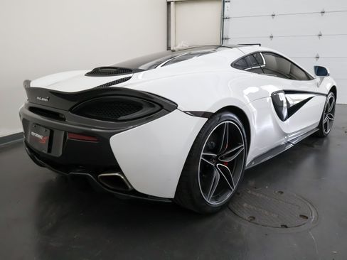 Used 2018 McLaren 570S RWD image 3