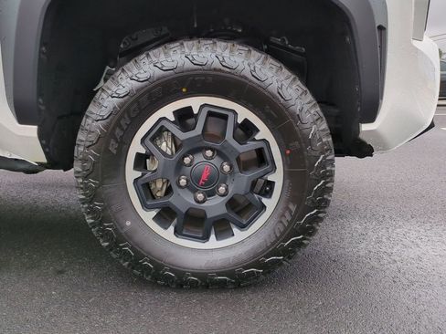 Used 2024 Toyota Tacoma TRD Off-Road image 11