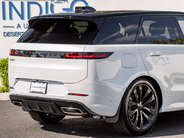 New 2026 Land Rover Range Rover Sport Dynamic SE AWD/4WD image 7