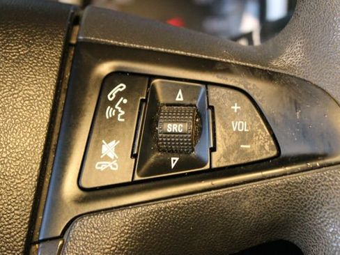 Used 2017 Chevrolet Equinox LS image 22