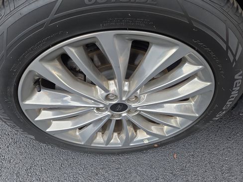 Used 2024 Ford Edge Titanium w/ Titanium Elite Package image 9