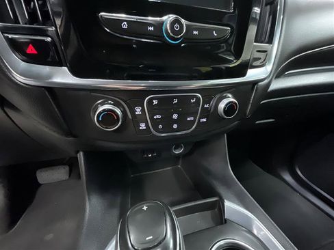 Used 2018 Chevrolet Traverse LS image 16