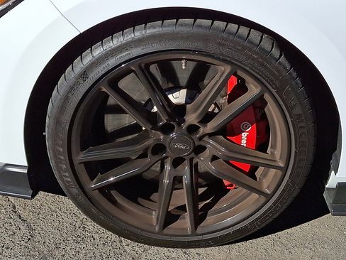 Used 2022 Ford Mustang Shelby GT500 w/ Technology Package image 9