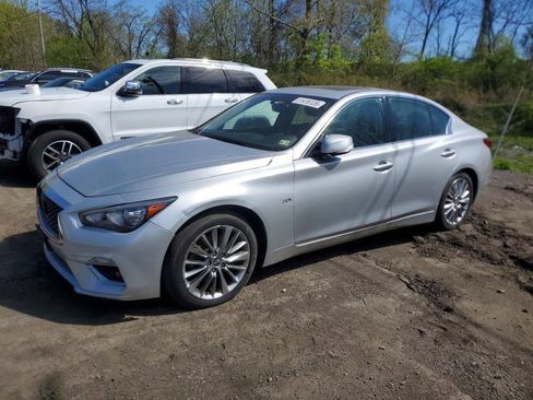 Used 2018 INFINITI Q50 Luxe w/ Essential Package (3.0T Luxe) AWD/4WD image 2