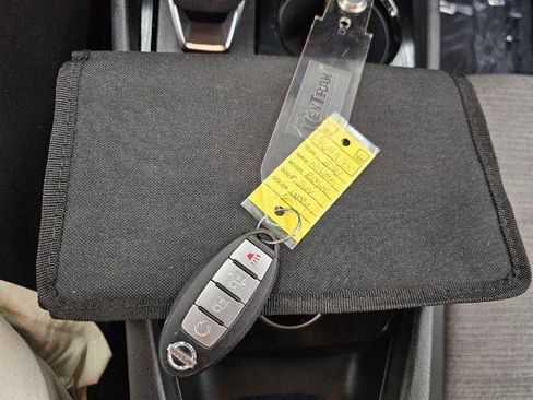 Used 2021 Nissan Rogue SV AWD/4WD image 21