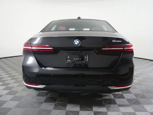 Certified 2025 BMW 530i image 4