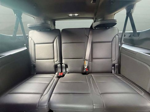 Used 2025 GMC Yukon XL Denali AWD/4WD image 45