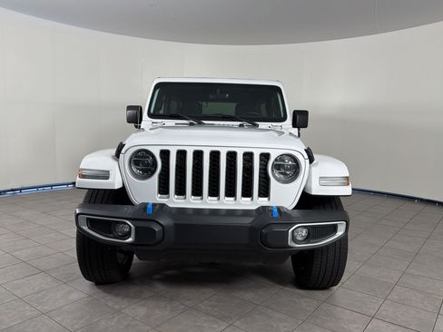 Used 2022 Jeep Wrangler Unlimited Sahara AWD/4WD image 6