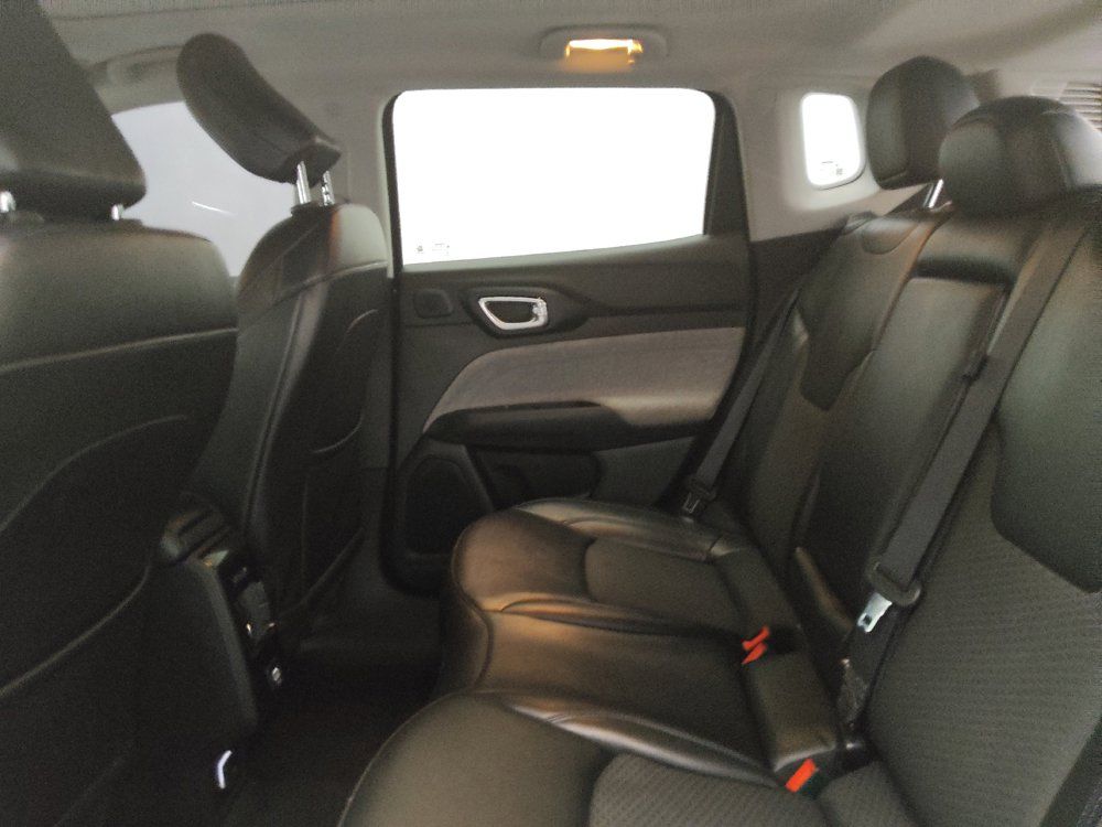 Used 2022 Jeep Compass Latitude w/ Sun and Sound Group FWD image 18