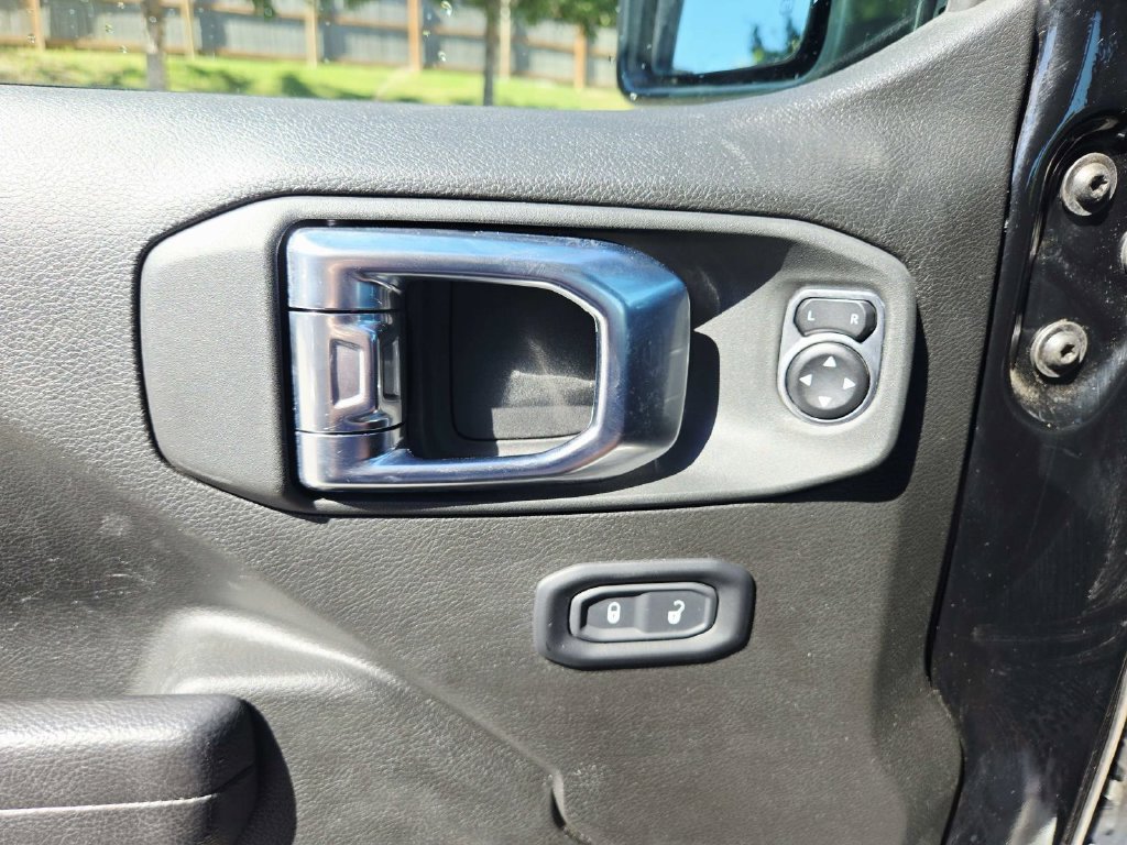 Used 2026 Jeep Wrangler Unlimited Rubicon AWD/4WD image 33