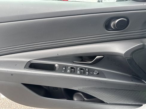 Used 2025 Hyundai Elantra Sport w/ Cargo Package FWD image 9
