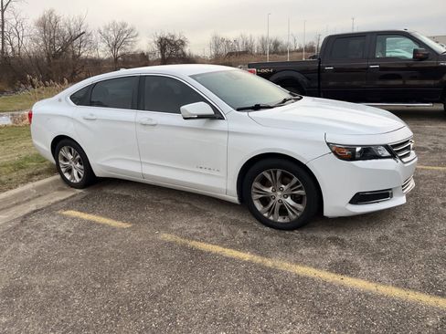 Used 2014 Chevrolet Impala LT w/ Convenience Package image 19