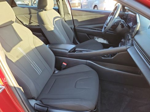 Certified 2025 Hyundai Elantra SEL image 20