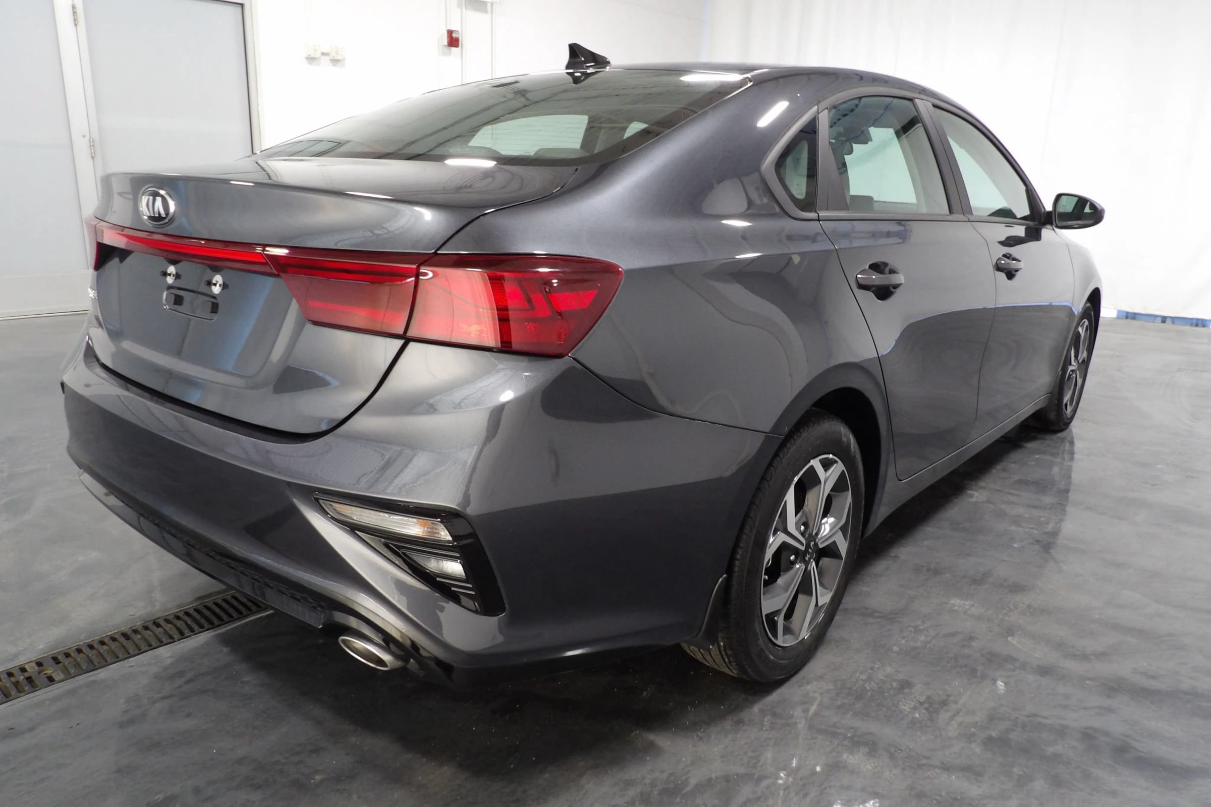 Used 2021 Kia Forte LXS FWD image 4