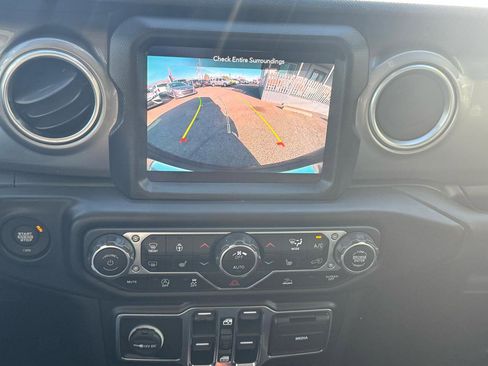 Used 2021 Jeep Wrangler Unlimited Sahara image 30