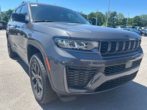 Used 2026 Jeep Grand Cherokee L 4WD image 1