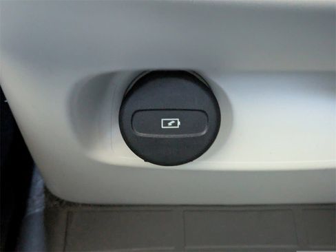 New 2026 Volvo XC60 B5 Ultra w/ Protection Package Premier image 17