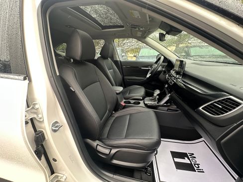 Used 2023 Kia Seltos EX image 21