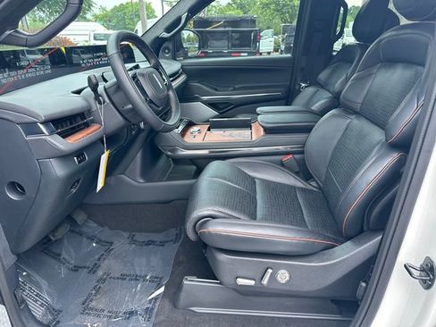 New 2026 Lincoln Navigator L Black Label AWD/4WD image 10